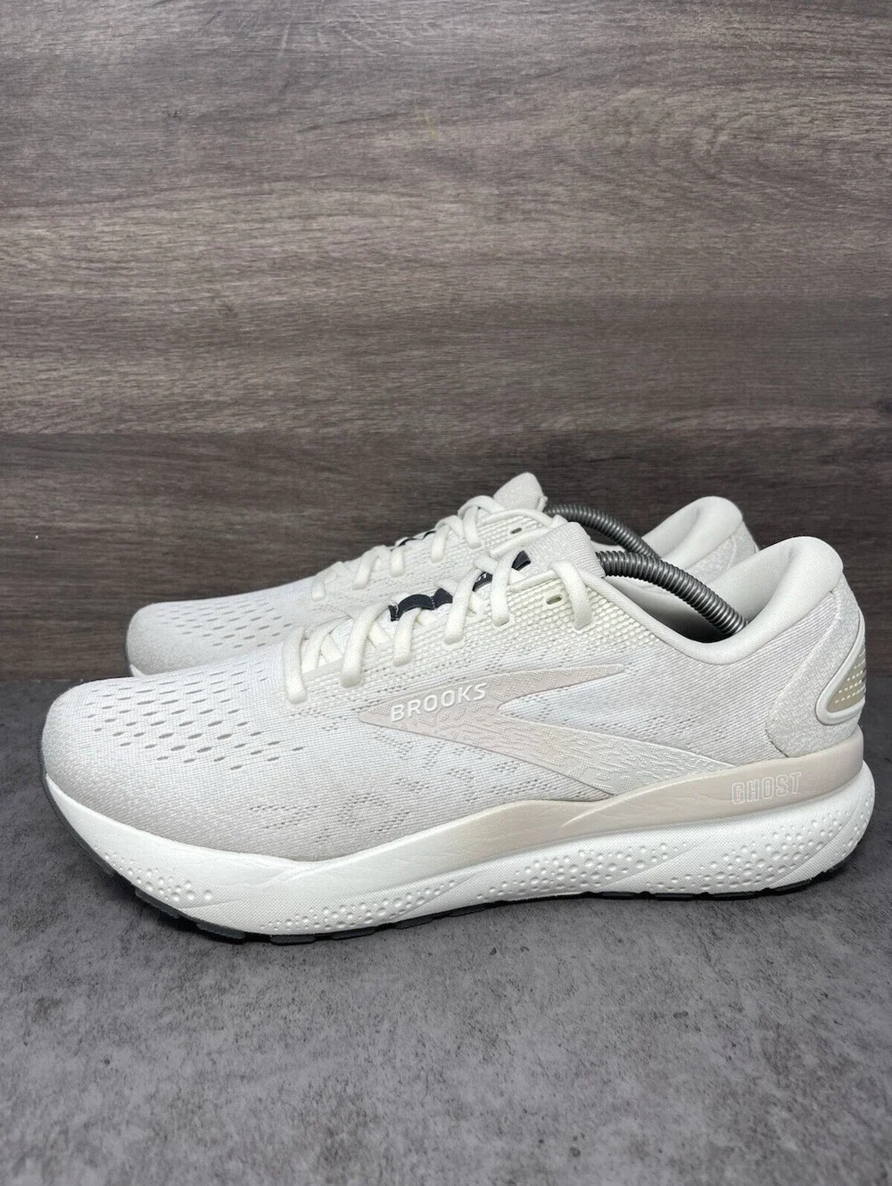 Brooks Ghost 16 Size 11 Mens White Beige DNA LOFT v3 Road Running Shoes